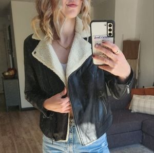 90s Style Faux Vegan Leather Jacket with Sherpa Collar - Black